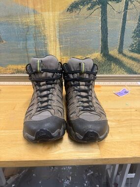 Oboz, Men's Brown leather Hiking Boots,B Dry waterproof, size 8.5